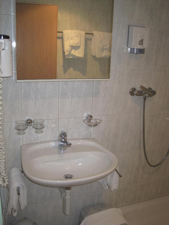 Hotel Des Alpes Realp Bilik gambar